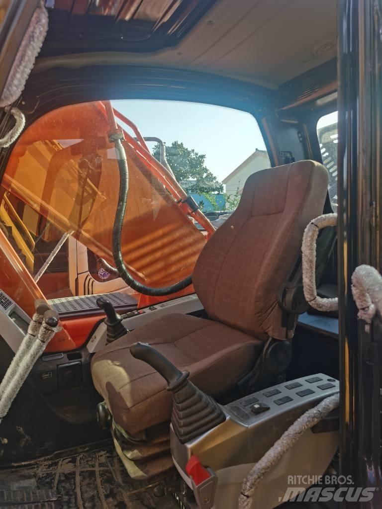 Doosan DX 225 LC Pelle sur chenilles