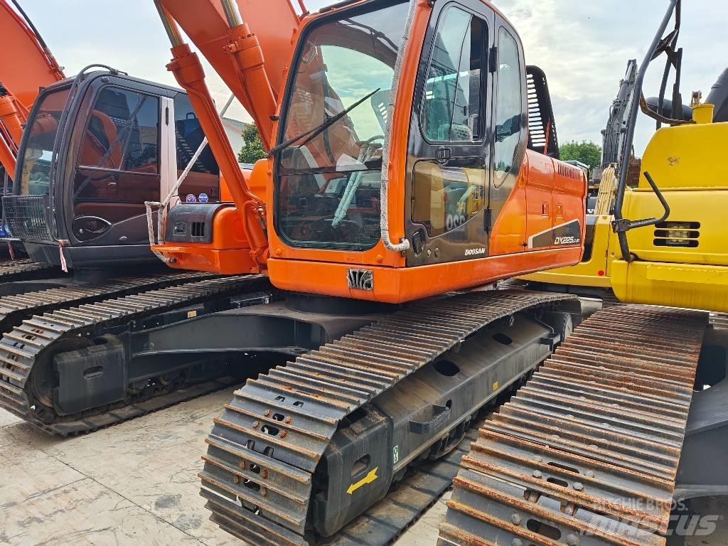 Doosan DX 225 LC Pelle sur chenilles