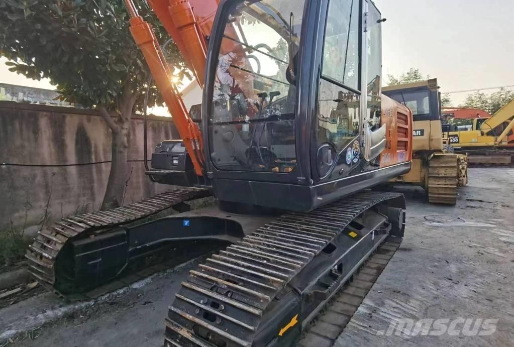 Hitachi ZX 200 Pelle sur chenilles