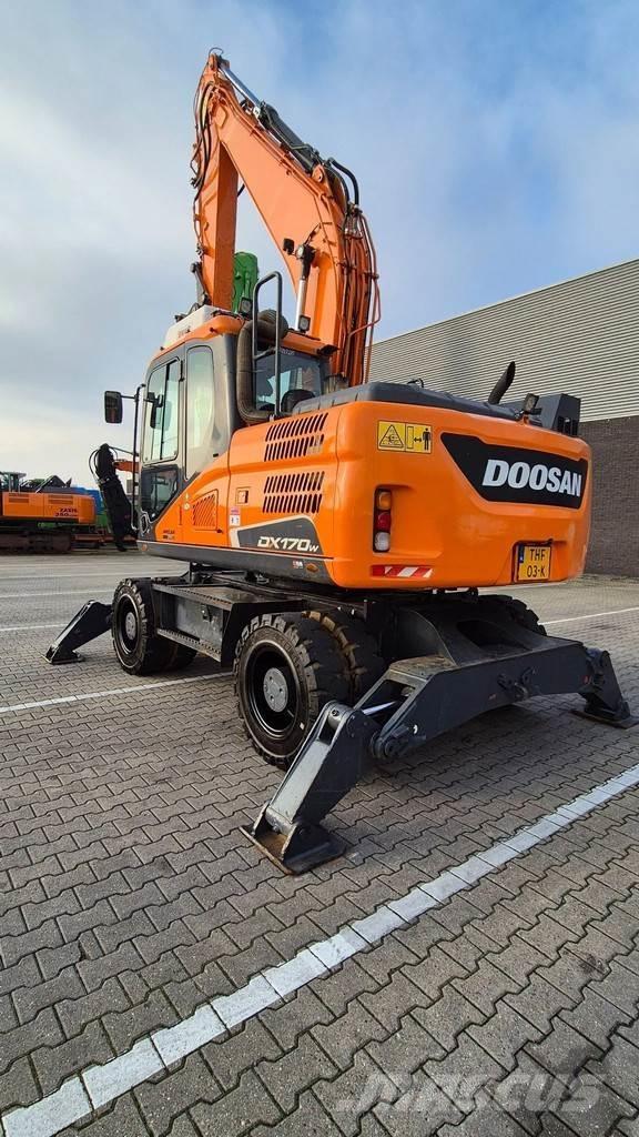 Doosan DX 170W-5 Pelle sur pneus