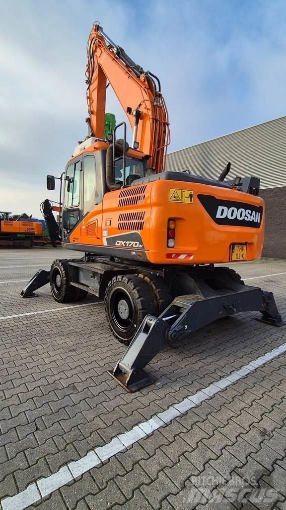 Doosan DX170W-5 Pelle sur pneus