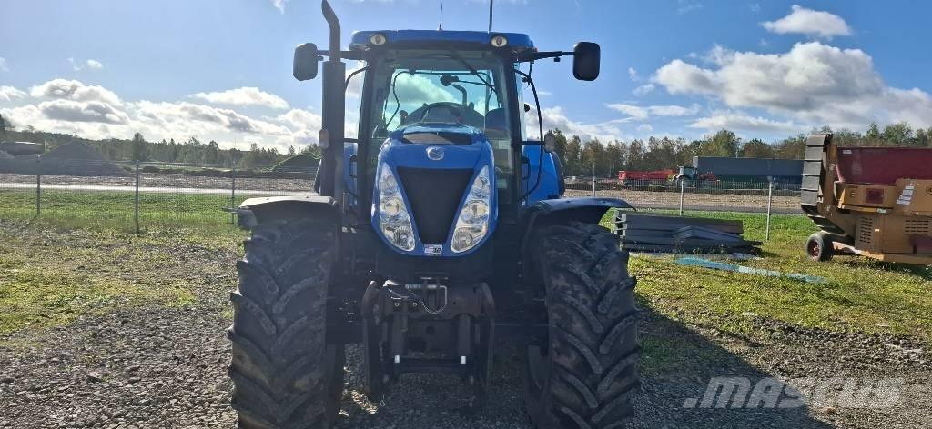 New Holland T7050 Tracteur
