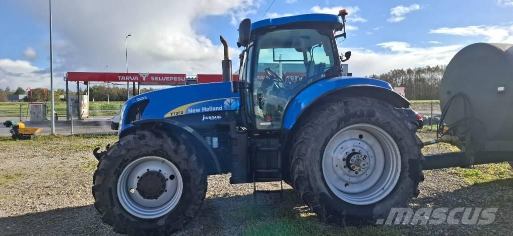 New Holland T7050 Tracteur