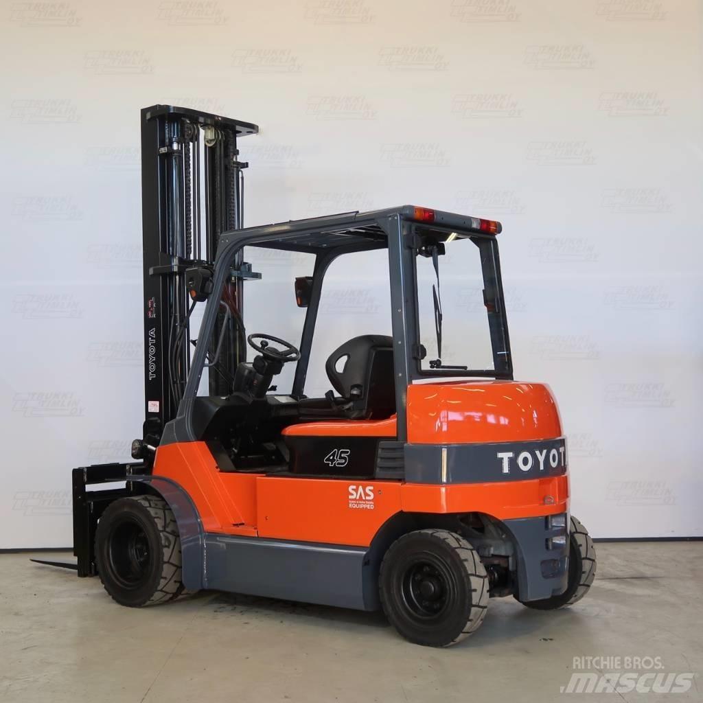 Toyota 7FBMF45 Chariots élévateurs électriques