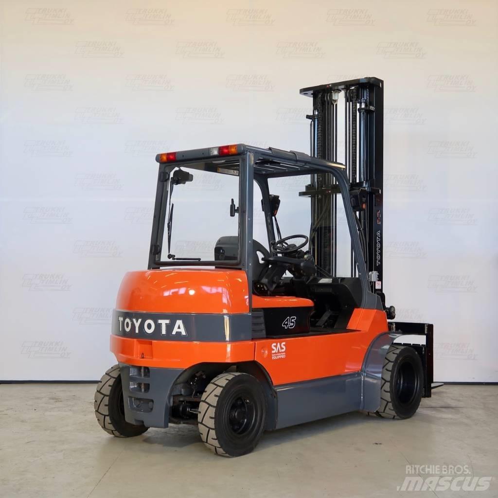 Toyota 7FBMF45 Chariots élévateurs électriques