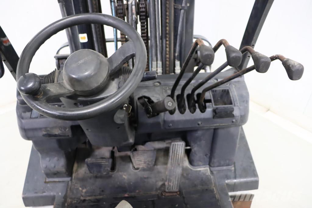 Nissan U1D2A20LQ Chariots GPL