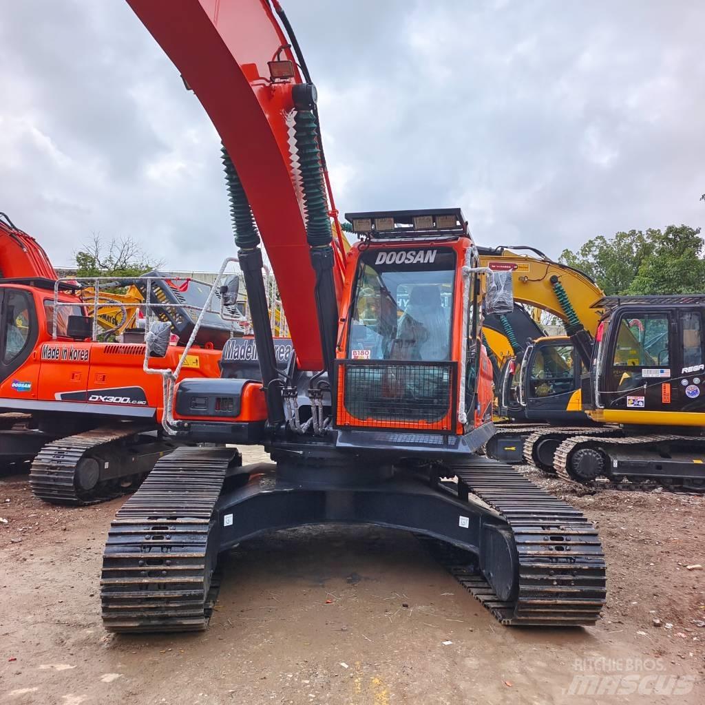 Doosan DX 300 LC Pelle sur chenilles