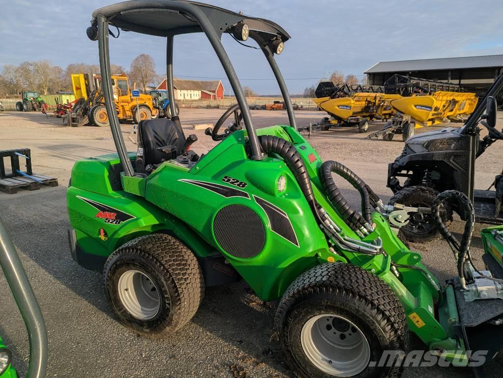 Avant 528 Chargeuse compacte