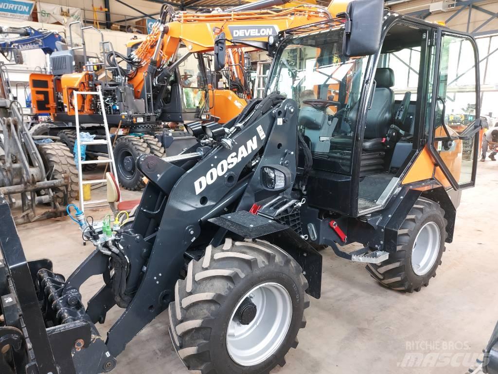 Develon DL 60-7 Chargeuse sur pneus
