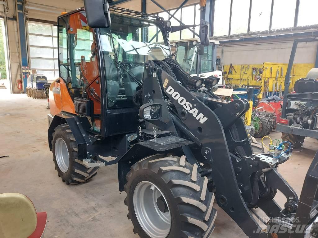 Develon DL 60-7 Chargeuse sur pneus