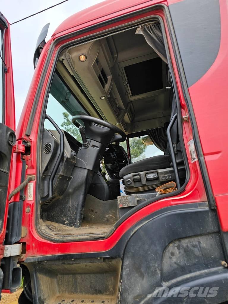Iveco 510 X Way Camion plateau ridelle avec grue