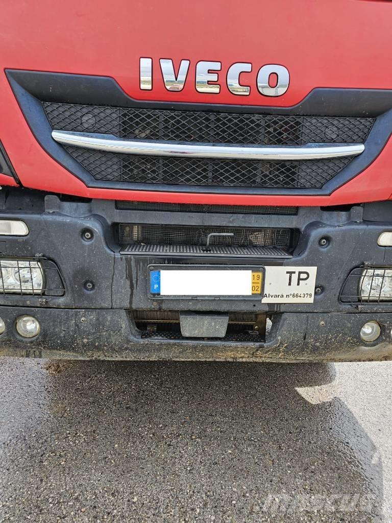 Iveco 510 X Way Camion plateau ridelle avec grue