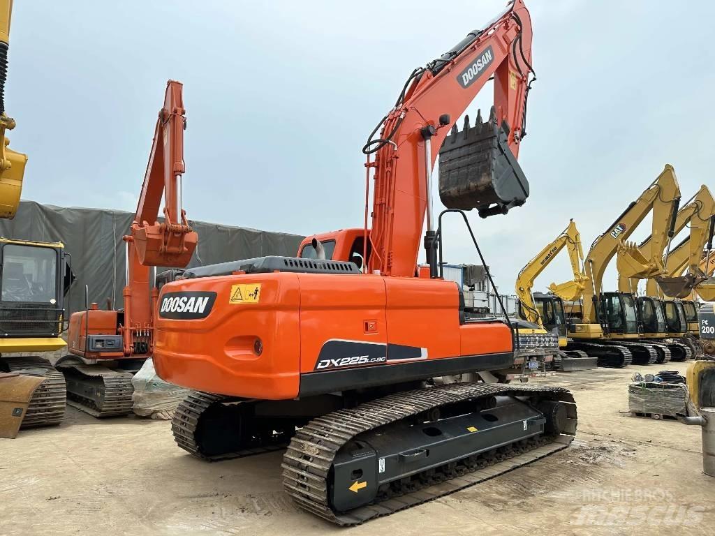 Doosan DX225LC-9C Pelle sur chenilles