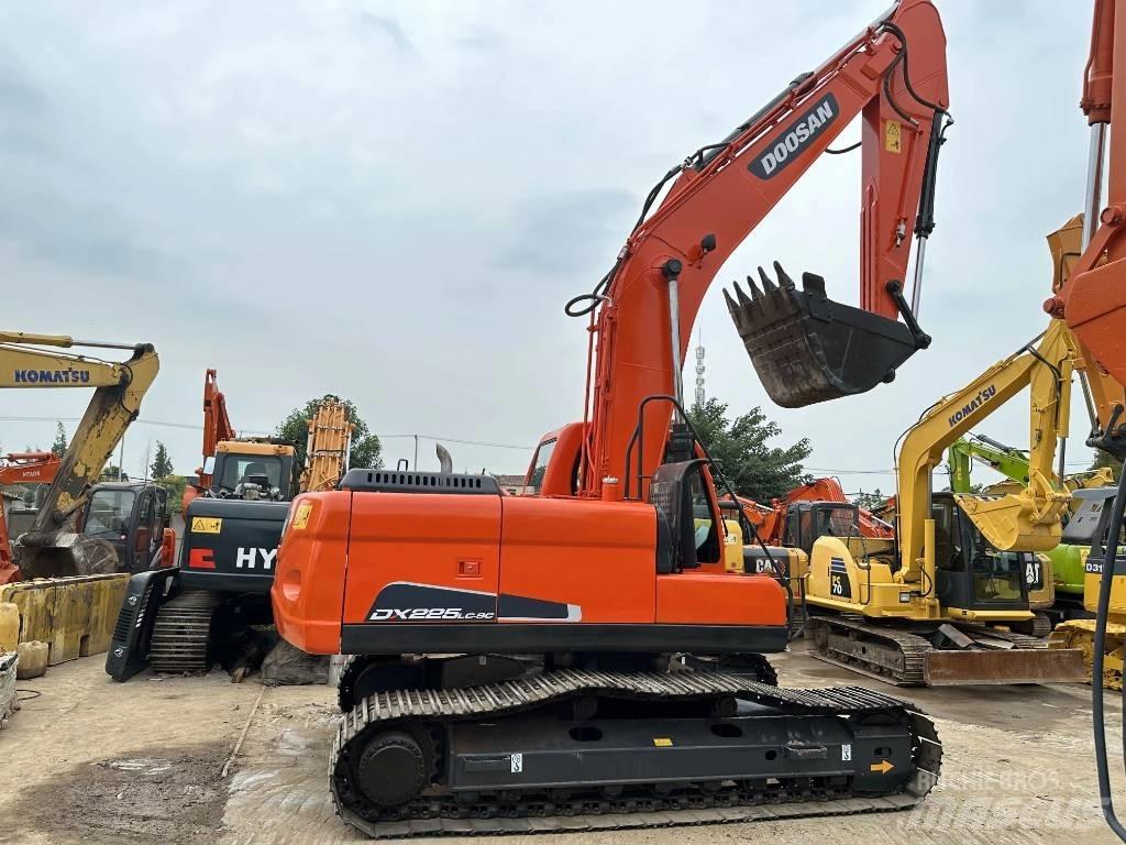 Doosan DX225LC-9C Pelle sur chenilles