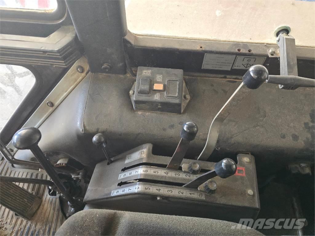 Belarus MTS 1025 Tracteur