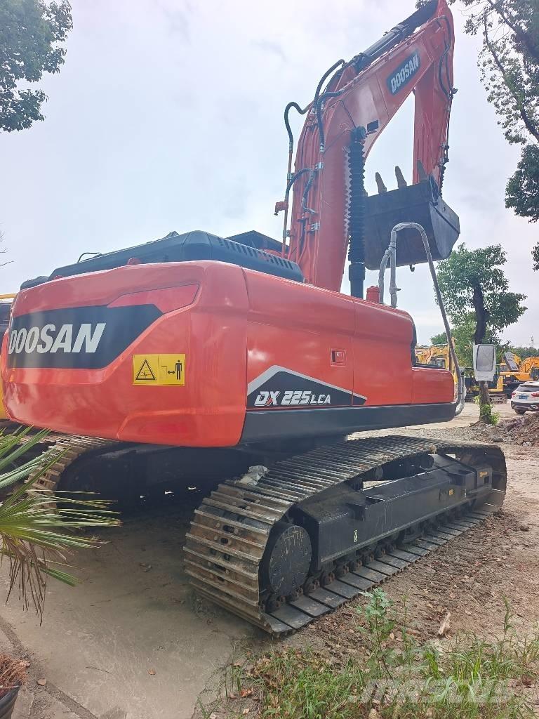 Doosan DX 225 LCA Pelle sur chenilles