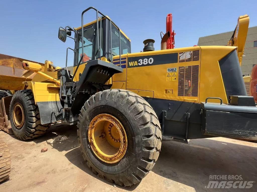 Komatsu WA 380 Chargeuse sur pneus