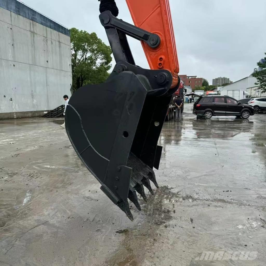 Doosan DX 225 LC Pelle sur chenilles