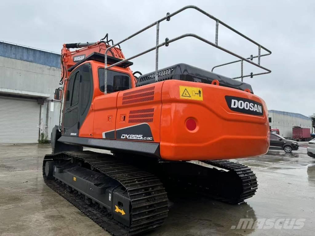 Doosan DX 225 LC Pelle sur chenilles
