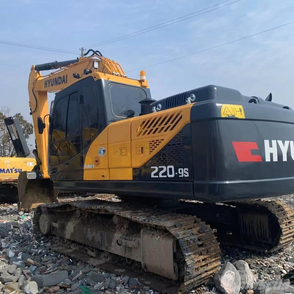 Hyundai 220LC-9S Pelle sur chenilles