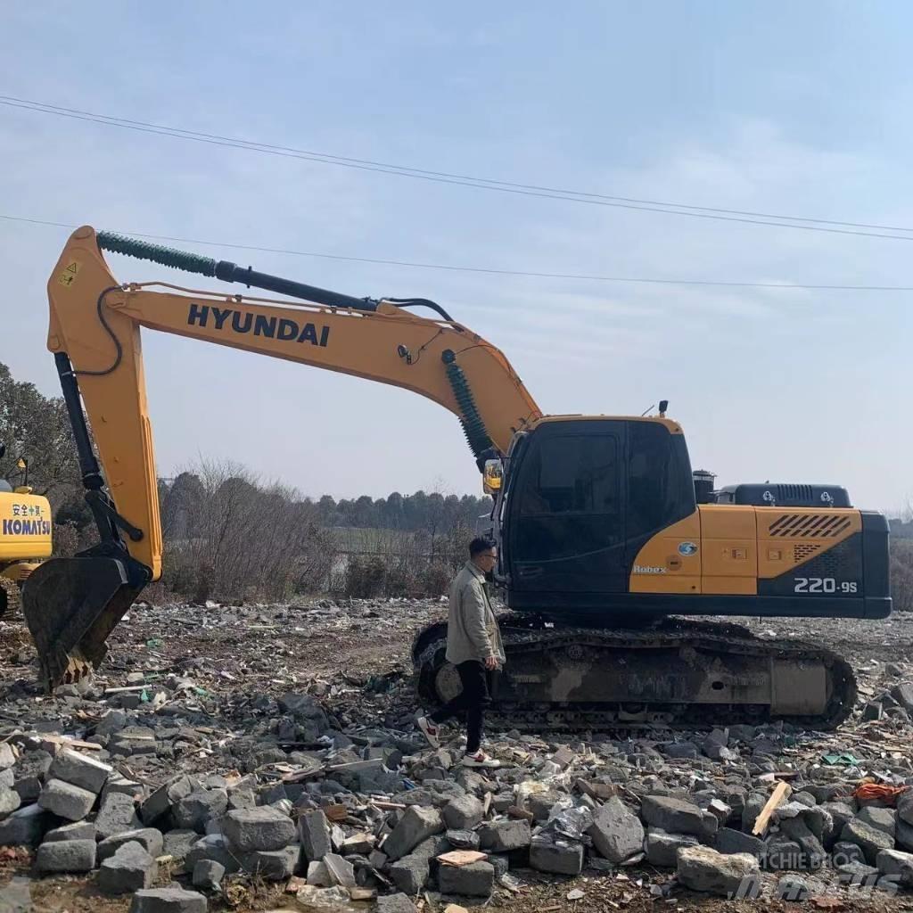 Hyundai 220LC-9S Pelle sur chenilles