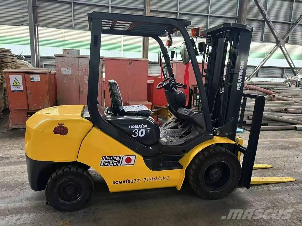 Komatsu FD 30 T-17 Chariots diesel