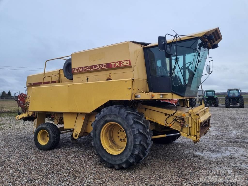 New Holland TX 36 Moissonneuse batteuse