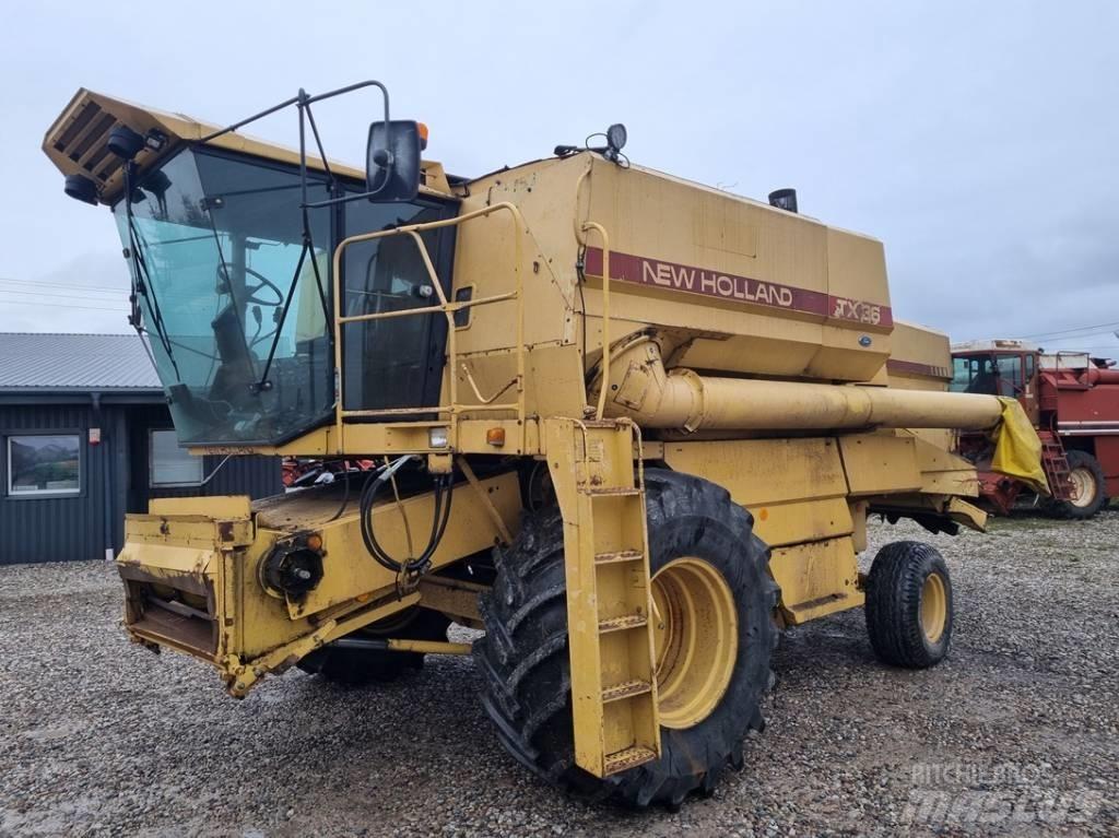 New Holland TX 36 Moissonneuse batteuse
