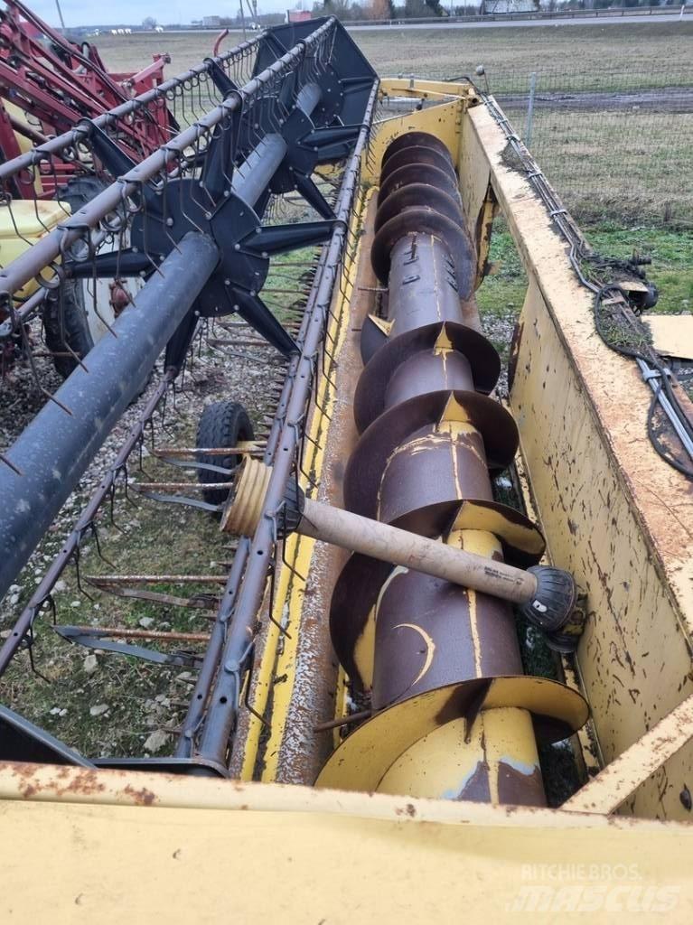 New Holland TX 36 Moissonneuse batteuse