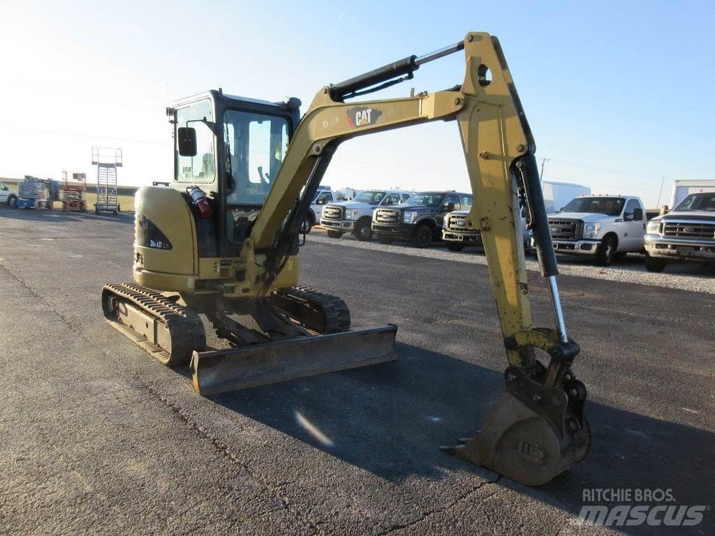 CAT 304D Pelle sur chenilles