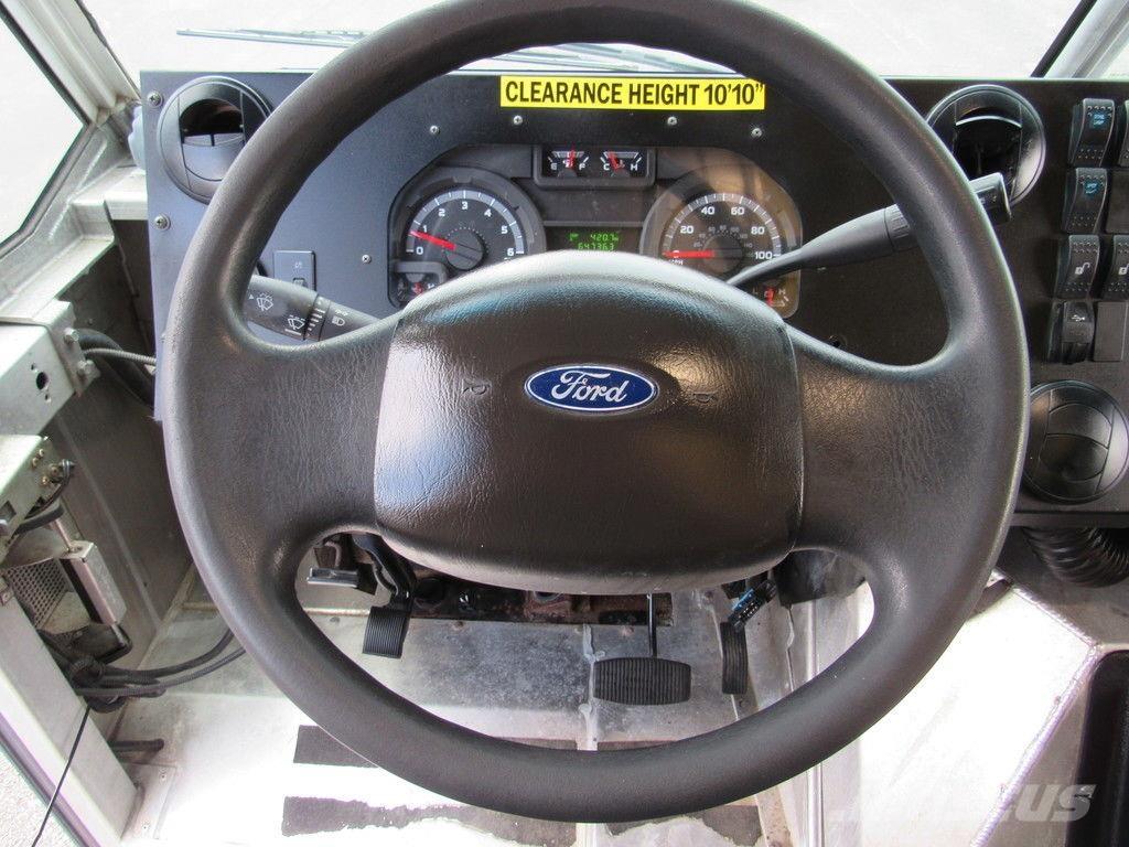 Ford E-450 Camion Fourgon