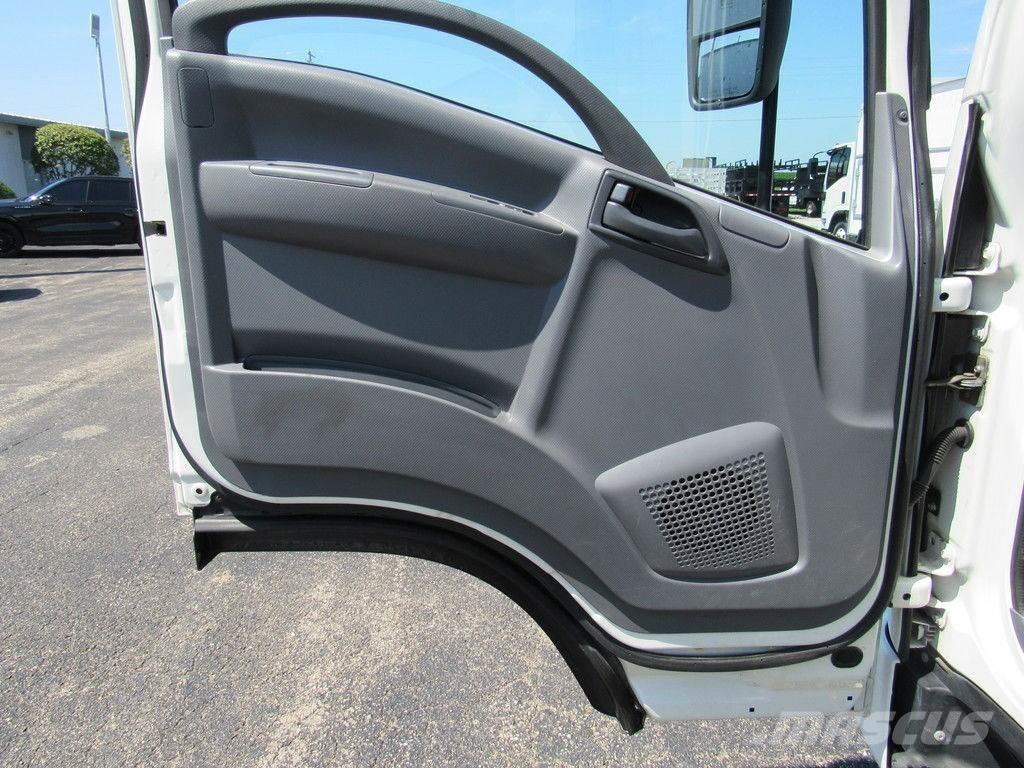 Isuzu NPR Camion Fourgon