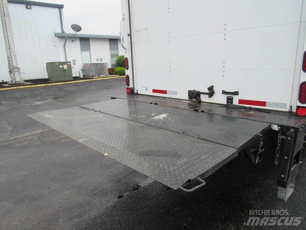 Isuzu NRR Camion Fourgon