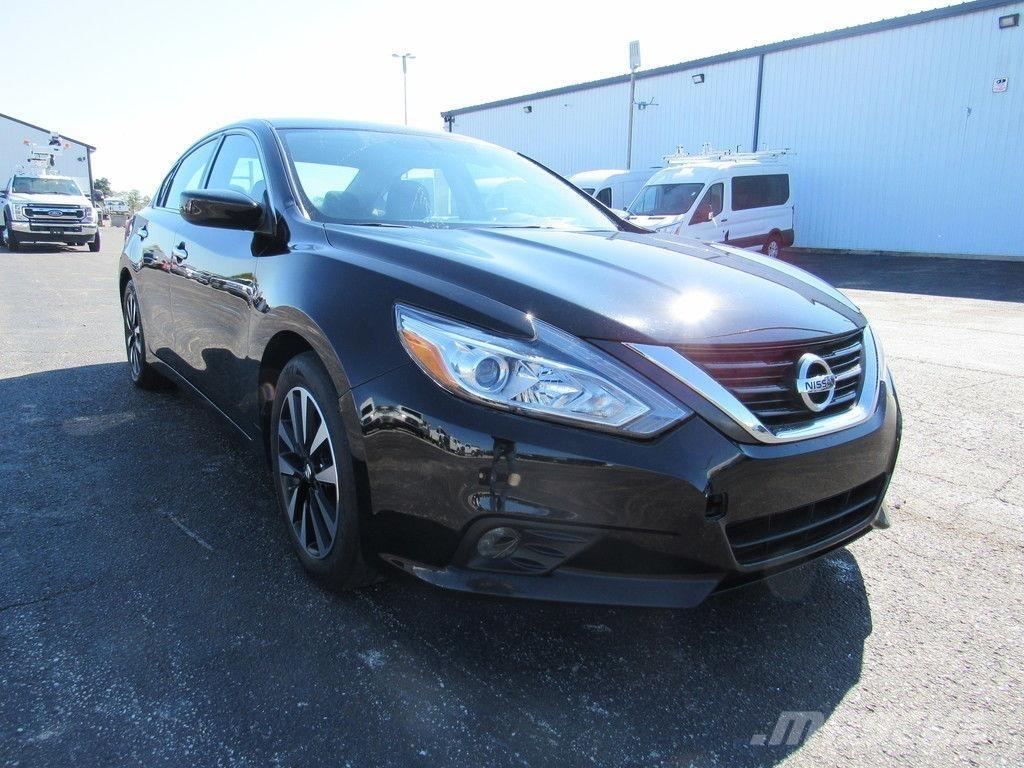 Nissan Altima Voiture