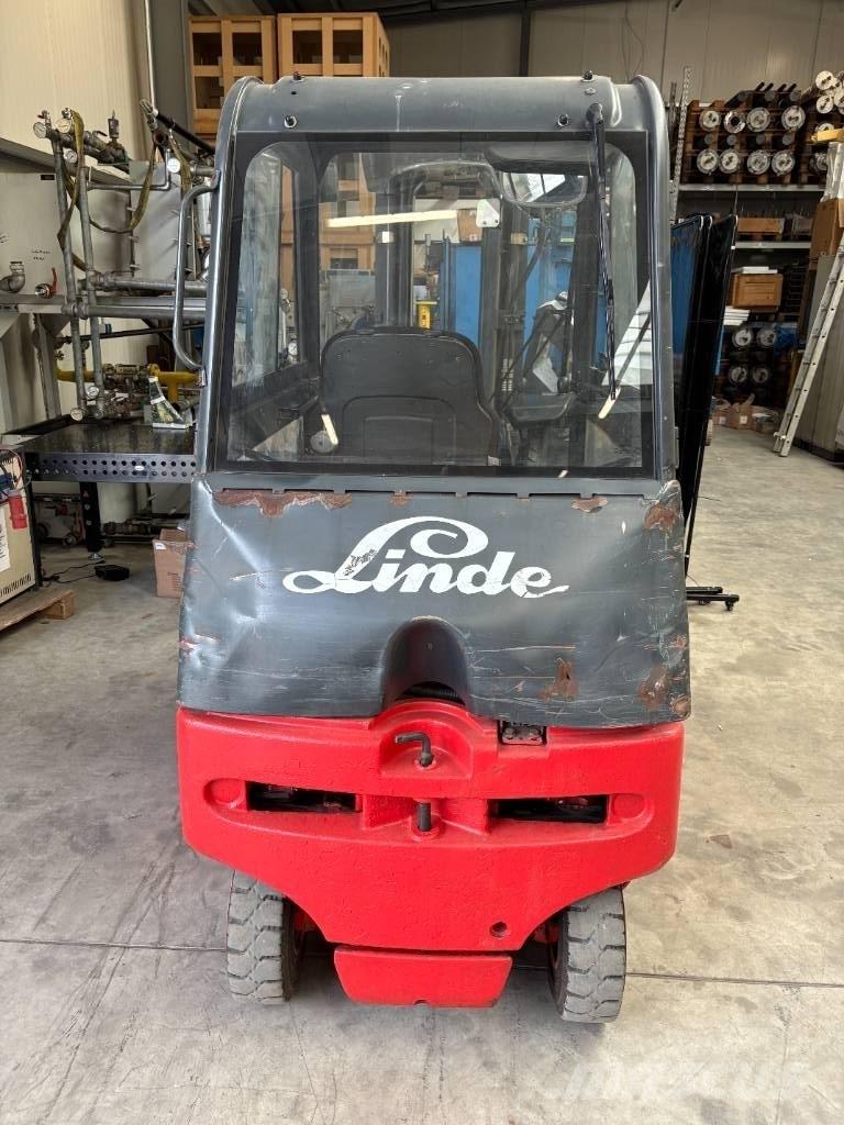 Linde E 20 P-02 Chariots élévateurs électriques