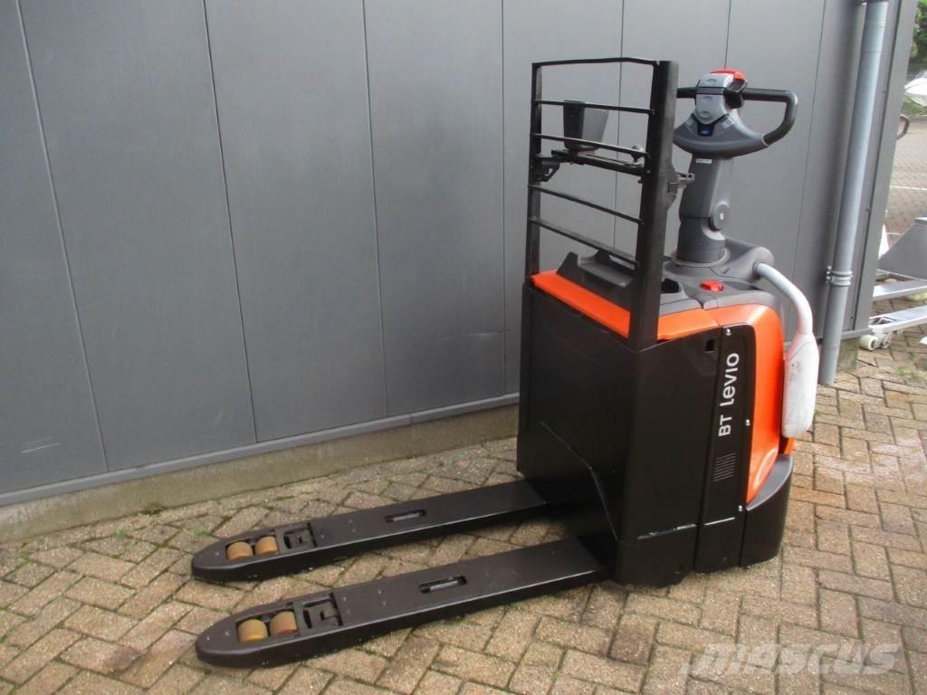 Toyota LPE 200 Transpalette accompagnant porté debout
