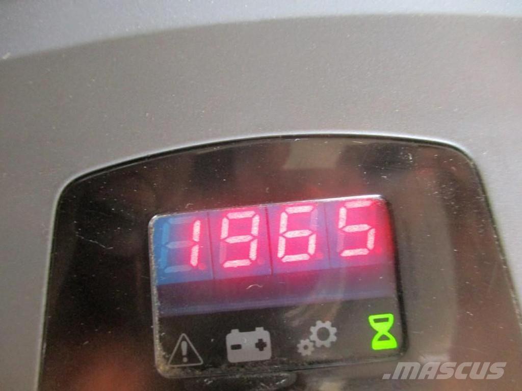 Toyota LPE200 Transpalette accompagnant porté debout