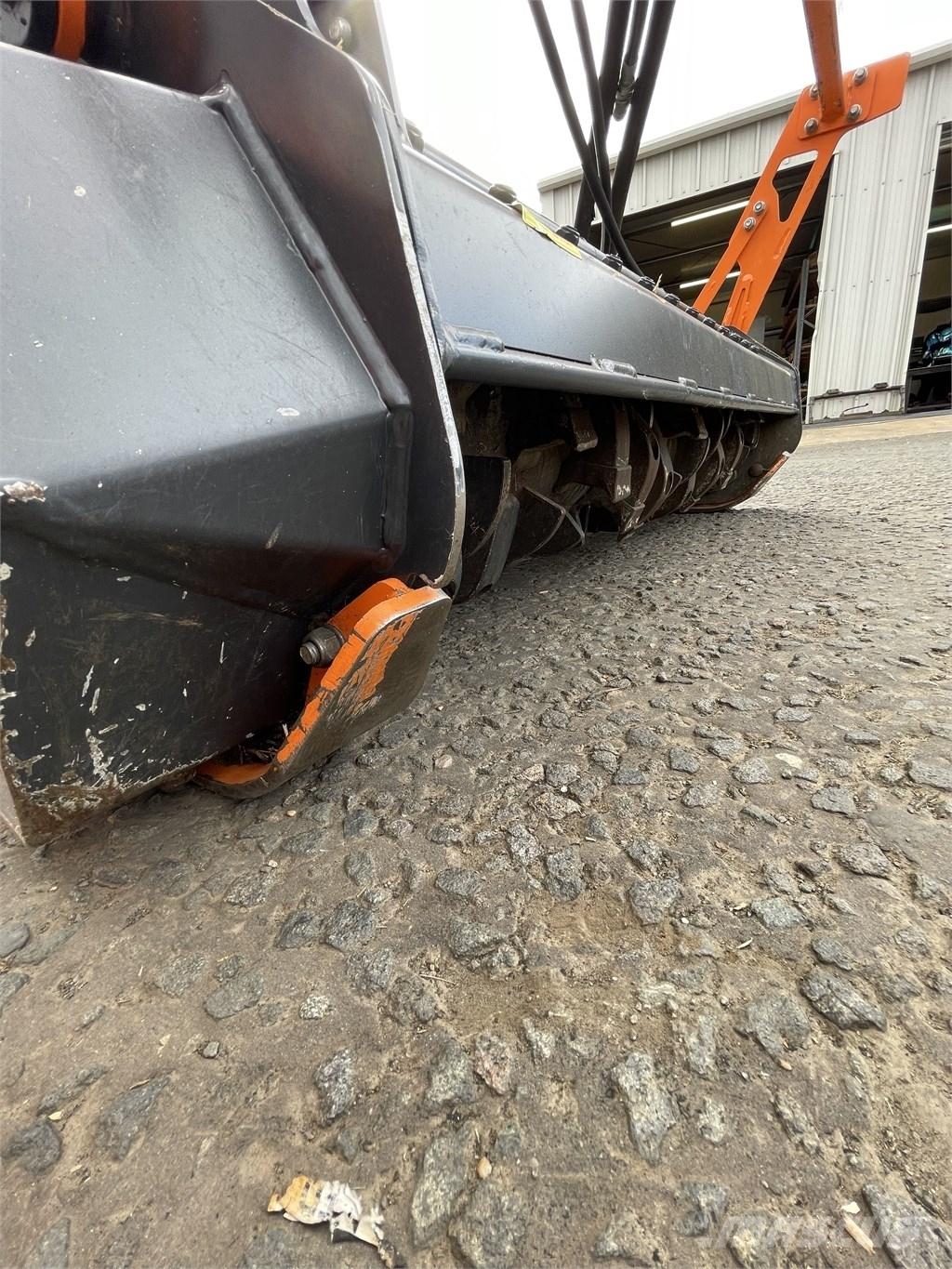 TMC Cancela TLE-125 Broyeur forestier