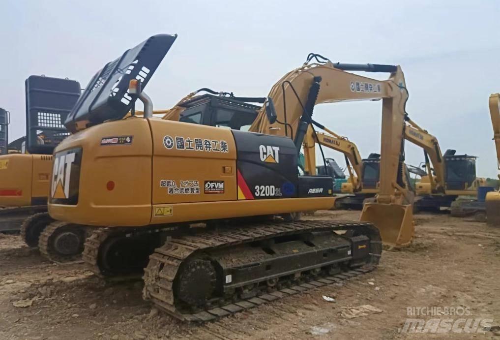 CAT 320 D2L Pelle sur chenilles