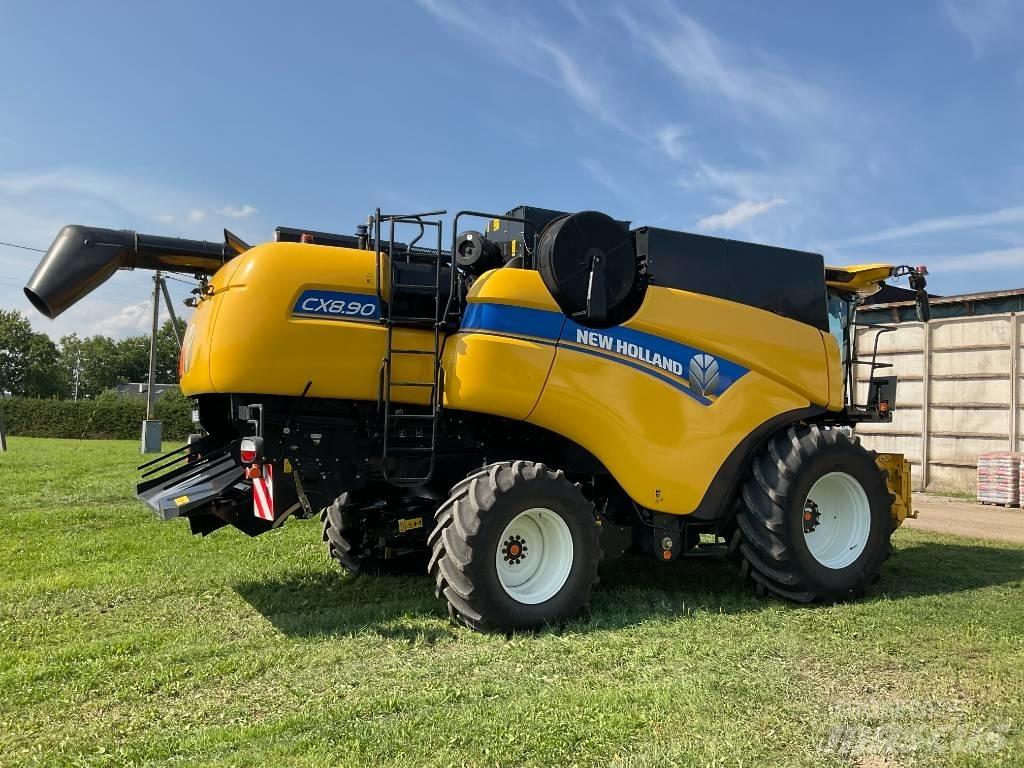New Holland CX 8.90 Moissonneuse batteuse