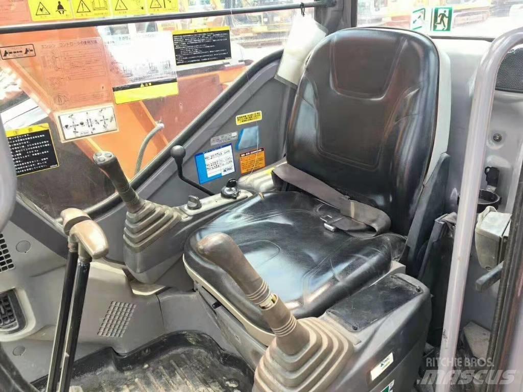 Hitachi ZX75 Pelle sur chenilles