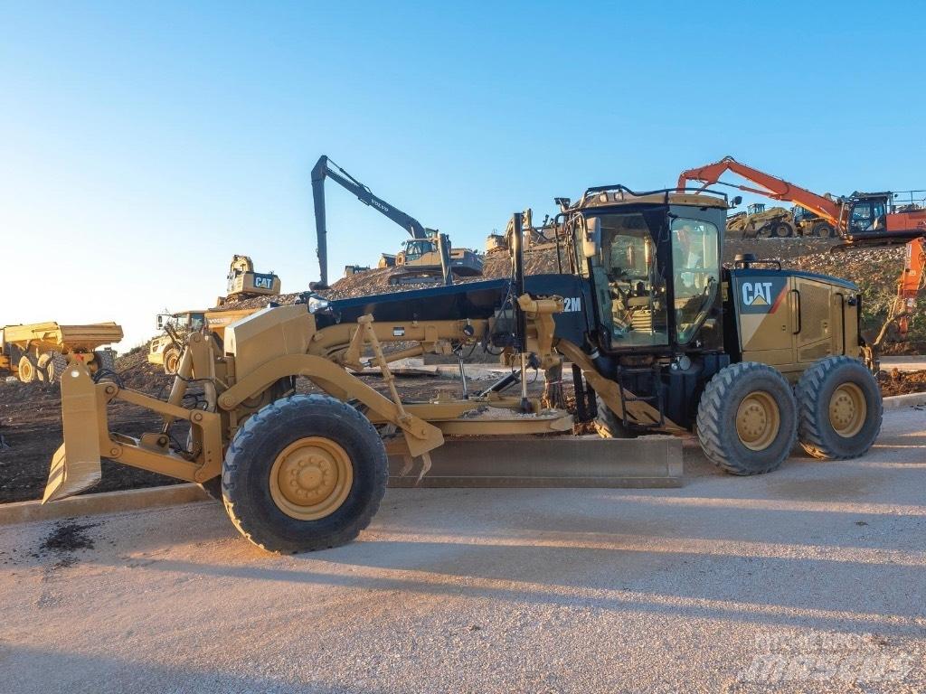 CAT 12 M Niveleuse