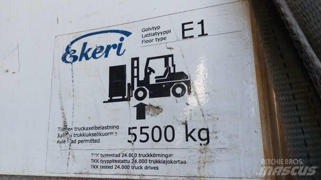 Ekeri T3-A Semi remorque fourgon