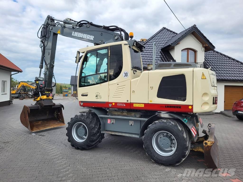 Liebherr 916 Pelle sur pneus