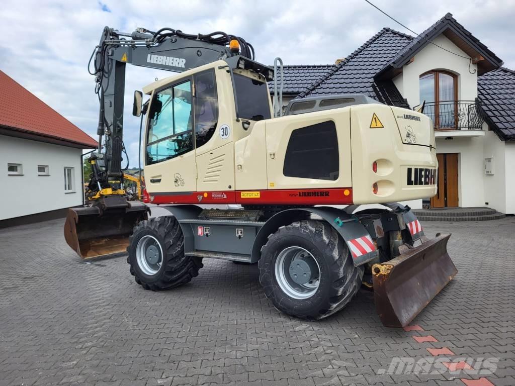 Liebherr 916 Pelle sur pneus
