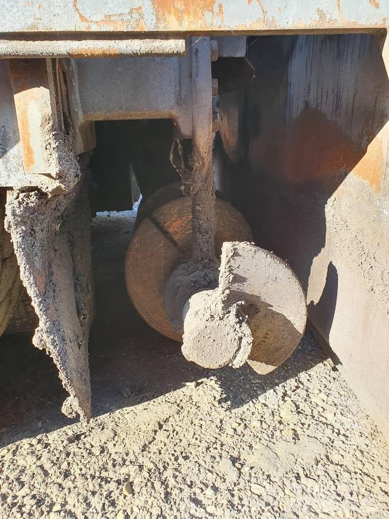 Volvo ABG 6870 Finisseur