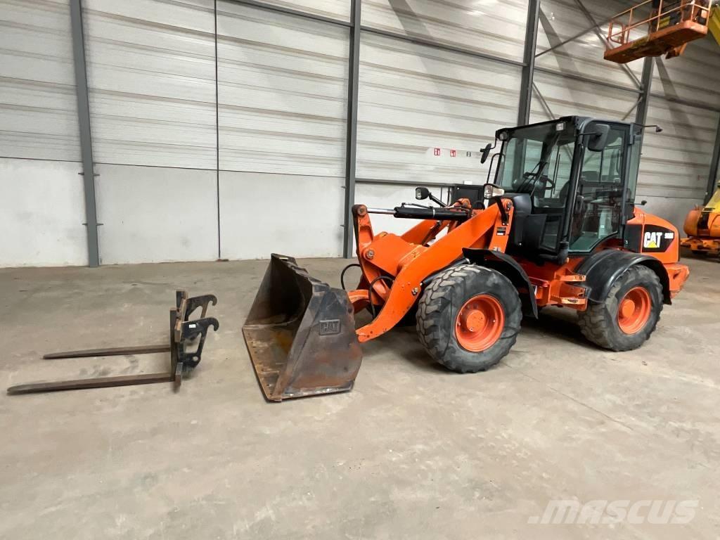 CAT 908 H Chargeuse sur pneus