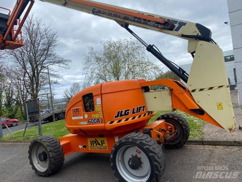 JLG 600 AJ Nacelles articulées