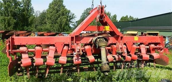 Niemeyer TE303 Déchaumeur, cultivateur