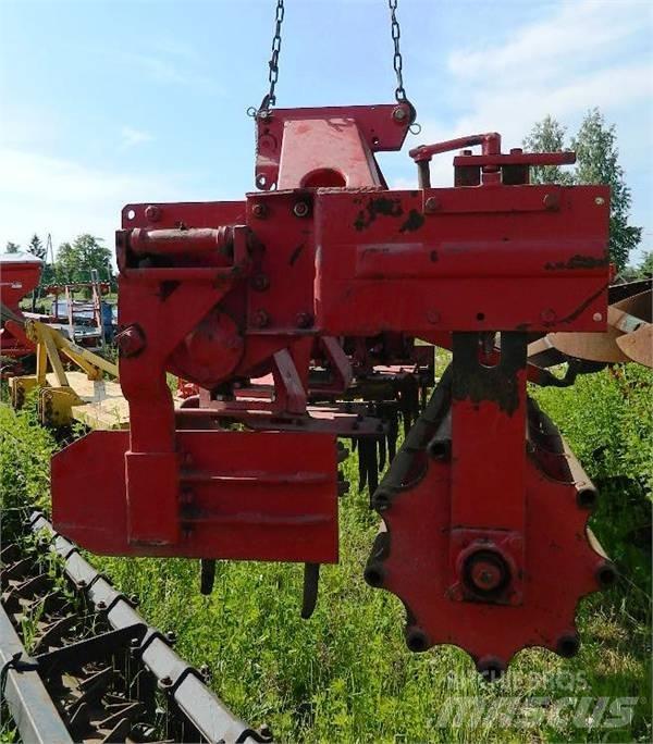 Niemeyer TE303 Déchaumeur, cultivateur